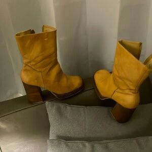 Candies9m - 3 1/2 4 inch heel, square toe, real leather,  80s 90s vintage